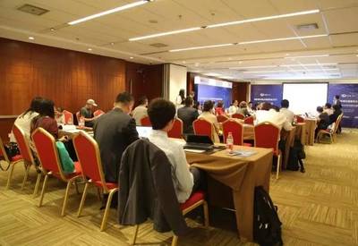 儲能峰會首日盛況 八方來客齊聚，共繪能源變革新藍(lán)圖